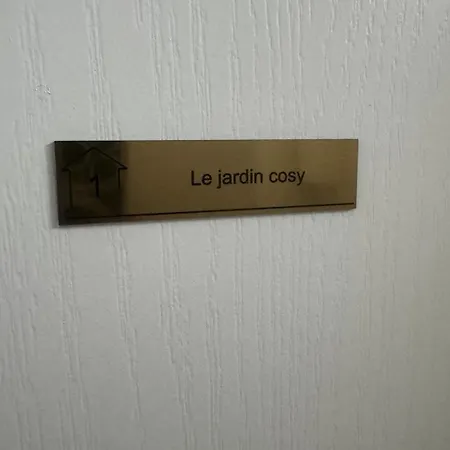 4 Personnes Jardin Cine Jeux Compiegne Lägenhet *